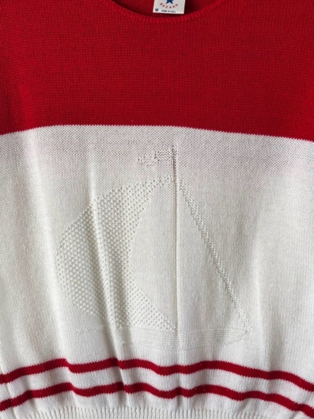 VTG! Embossed Sailboat Red and White Colorblock Knit Top. Size M